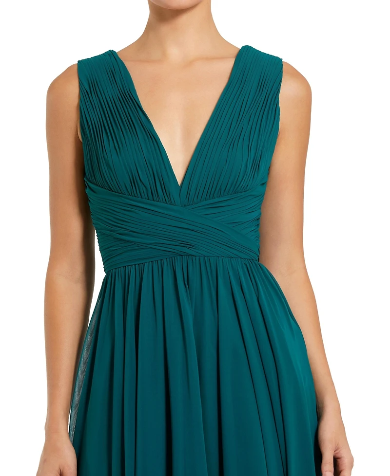 Mac Duggal Women's Sleeveless Ruched V Neck Chiffon Gown