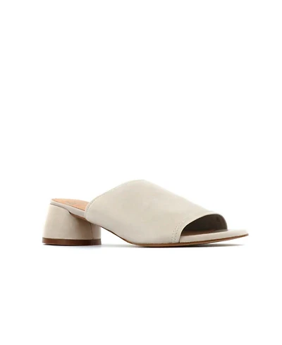 Eos Footwear Women's Fio Sandal