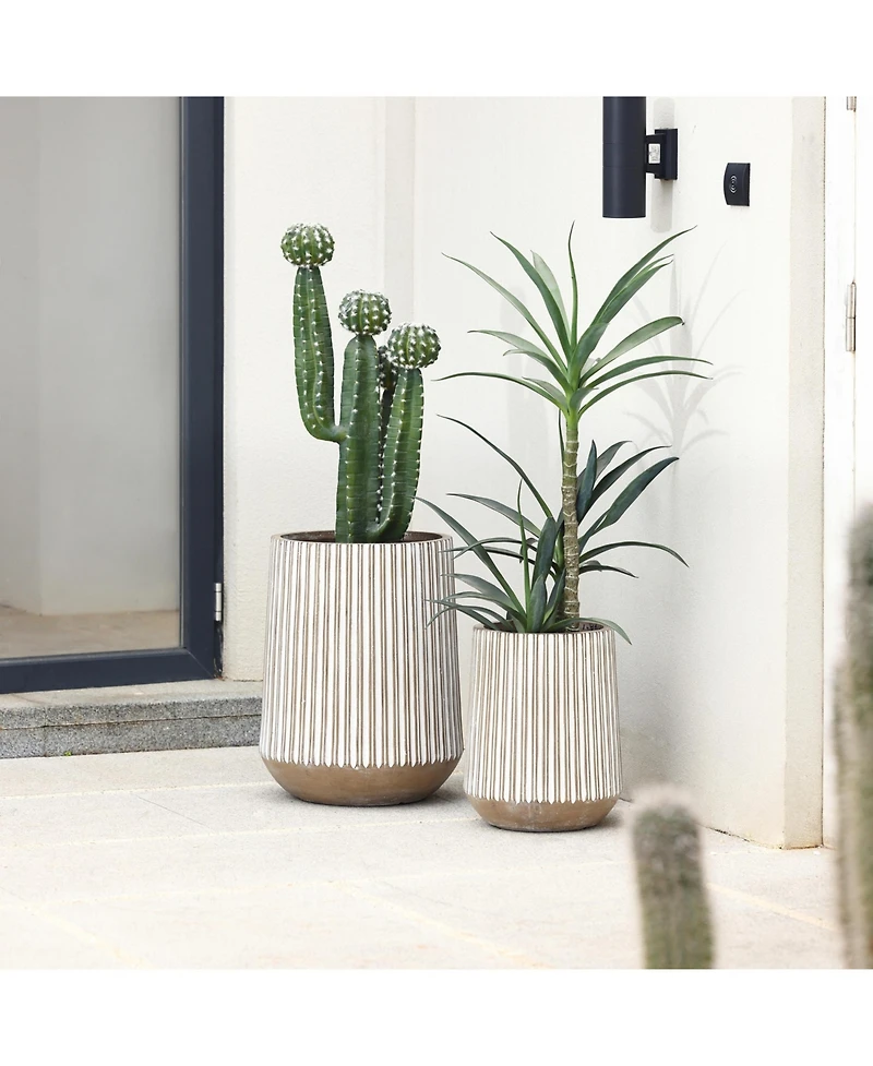 LuxenHome 16.1-Inch Round Brown and White Striped MgO Planter