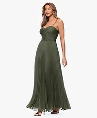 Xscape Women's Sleeveless Sweetheart Neck Gown