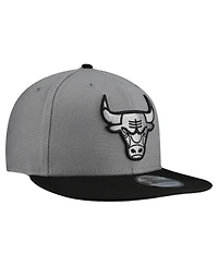 New Era Men's Gray Chicago Bulls Core Logo Storm Gray Two-Tone 9FIFTY Snapback Hat