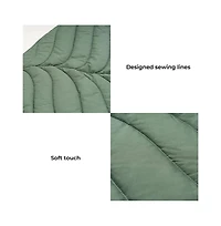 FunnyFuzzy Leaf Shape Pet Blanket