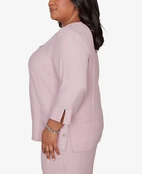 Alfred Dunner Plus Vintage Charm Textured Spliced Rose Top with Necklace