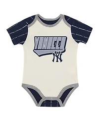 Outerstuff Baby Boys and Girls 2-Piece White/Navy New York Yankees Lead Run Diaper Cover Bodysuit Shorts Set