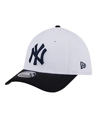 New Era Big Boys and Girls White/Navy New York Yankees Baseball 39THIRTY M-Crown Flex Hat