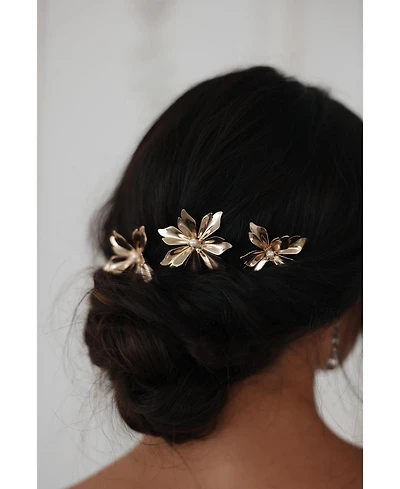 Untamed Petals Comet Pearl Pins