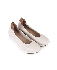 Menina Step Women's Promenade Leather Comfort Flat
