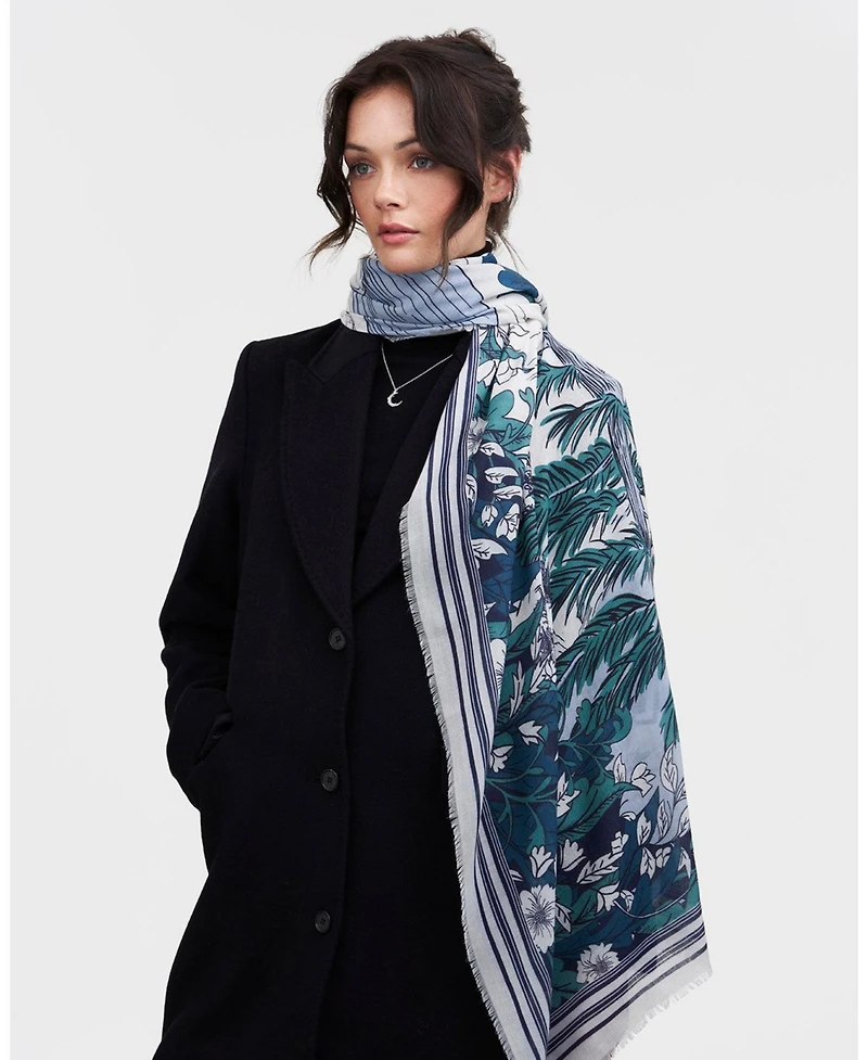 Fable England Women's Solara Winter Scene Long Scarf