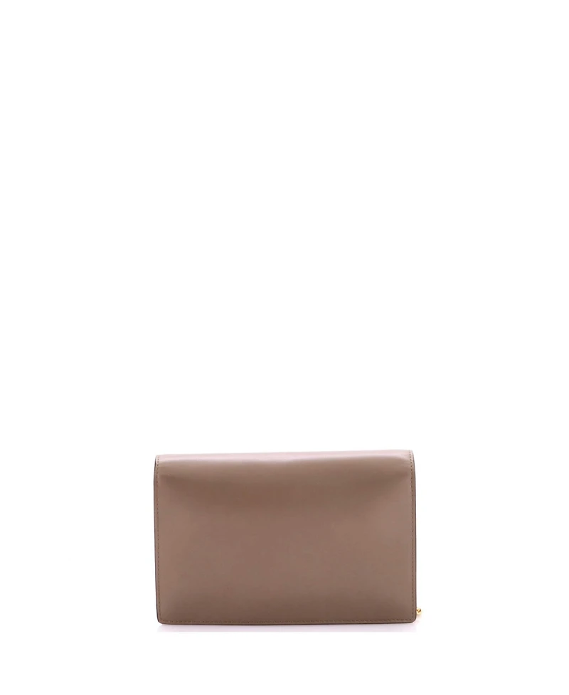 Pre-Owned Fendi Logo Wallet on Chain Embossed Leather