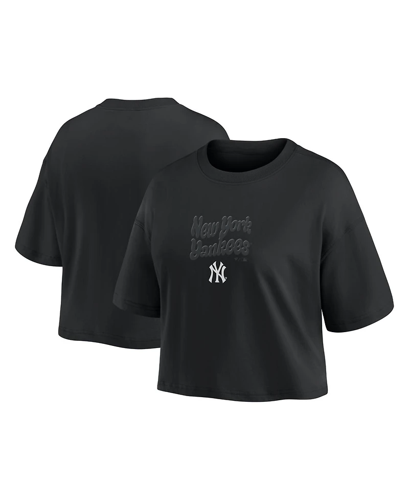 Fanatics Women's New York Yankees Blackout Wave Cropped Top