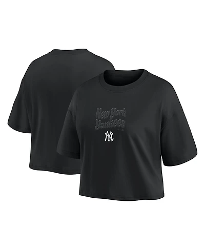 Fanatics Women's New York Yankees Blackout Wave Cropped Top