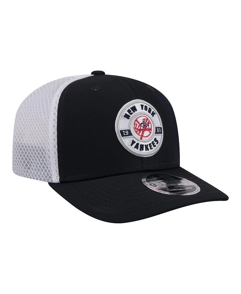 New Era Men's Navy New York Yankees Active 9SEVENTY Adjustable Trucker Hat