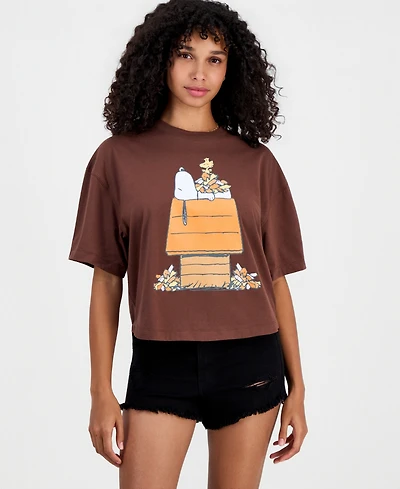 Peanuts Juniors' Snoopy Boxy Crewneck Tee