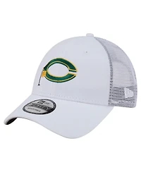 New Era Men's White Cincinnati Reds Flag 9FORTY Trucker Adjustable Hat