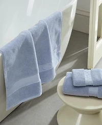Calvin Klein Iconic Cotton Jacquard 3-Piece Towel Set