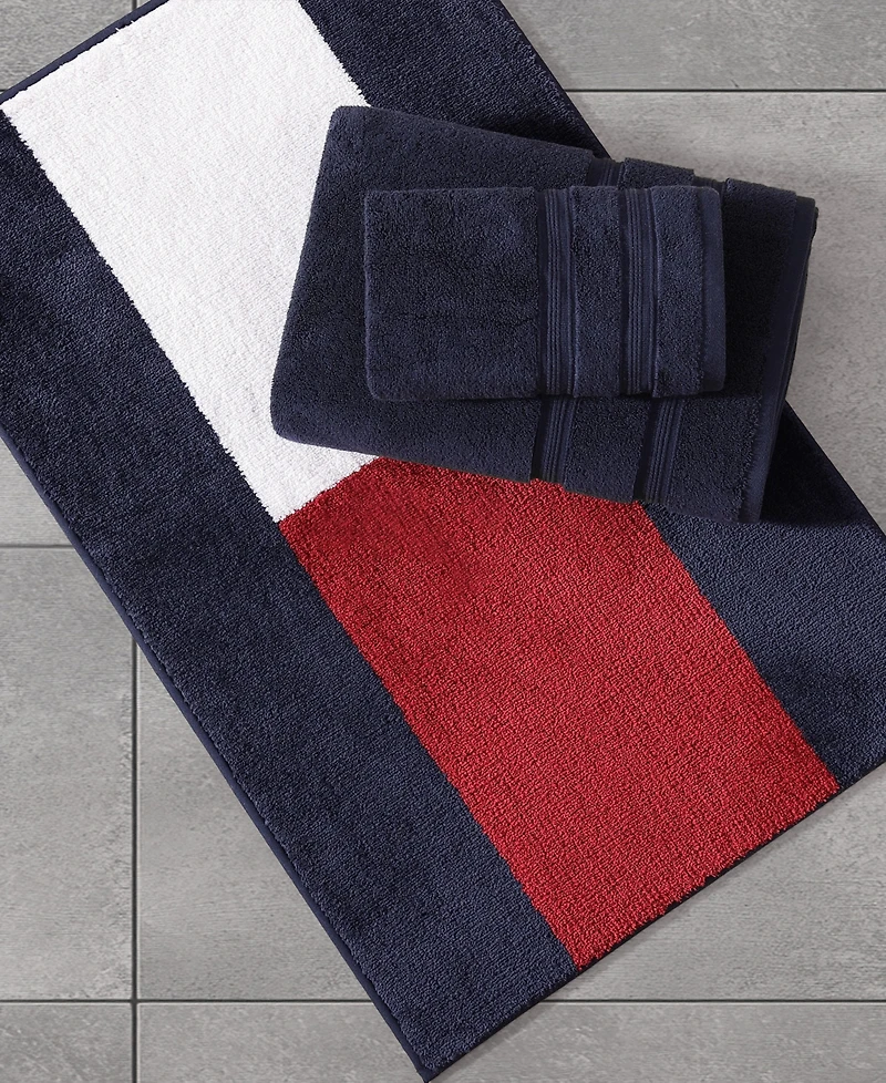 Tommy Hilfiger Hilfiger Flag Yarn Dyed Bath Rug, 20" x 32"