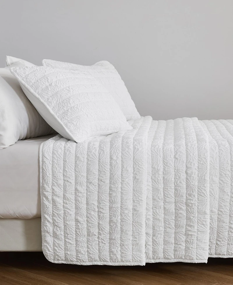Linery & Co Floral Textured Quilt Set With Shams