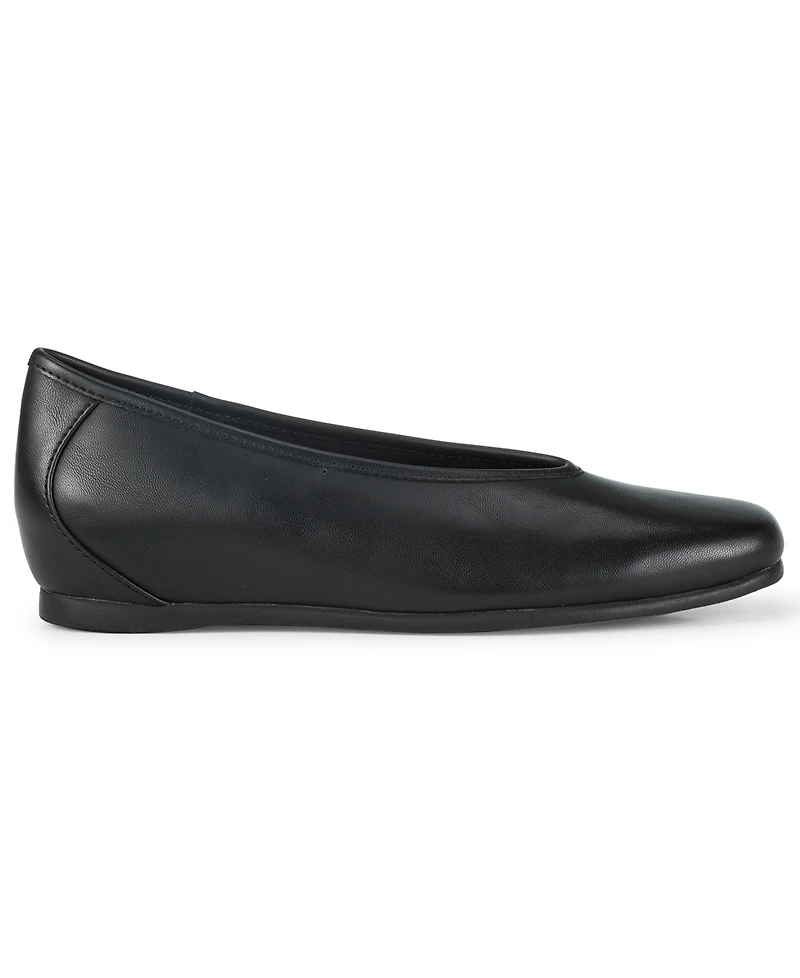 Baretraps Women's Ryalie Slip-On Flats