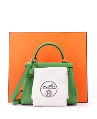 Pre-Owned HERMES Kelly 25 Handbag Green Togo with Gold Hardware