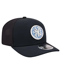 New Era Men's Navy New York Yankees Floral Patch 9SEVENTY Adjustable Hat