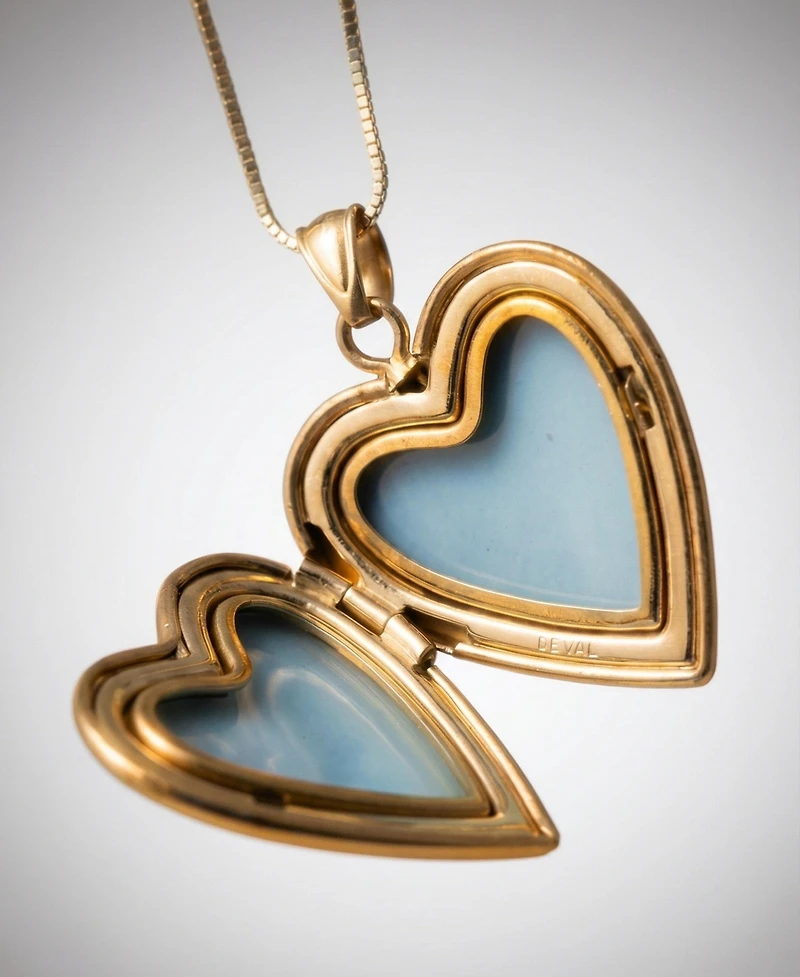 The M Jewelers Photo Locket Necklace