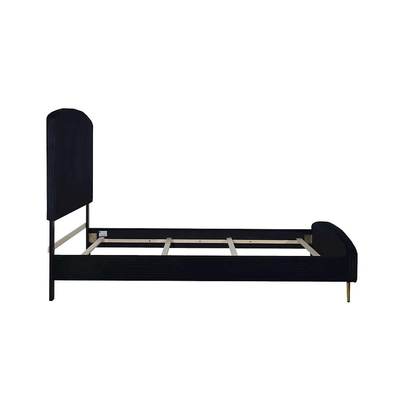 New Classic Furniture Kailani Wood Queen Bed