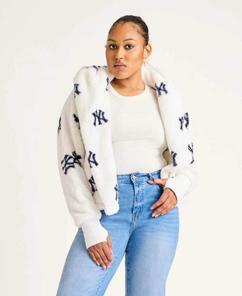 Jill Martin Licensing Llc Women's White New York Yankees All Over Print Logo Cropped Lounger Lite Sherpa Jacket