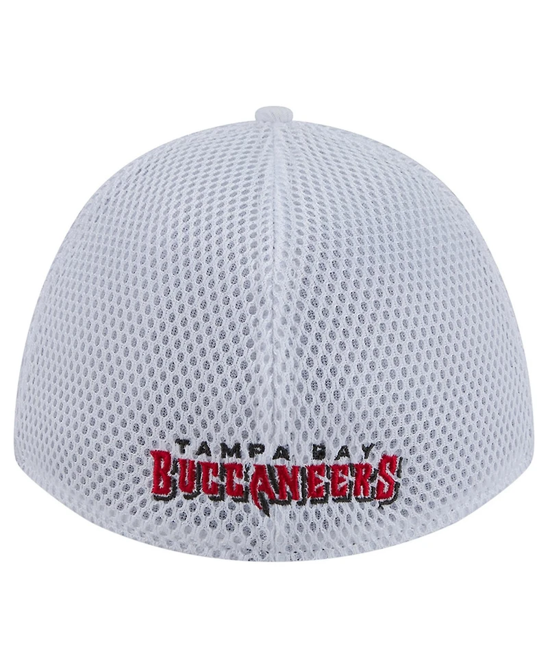 New Era Tampa Bay Buccaneers 39THIRTY Dash Flex Baseball Cap