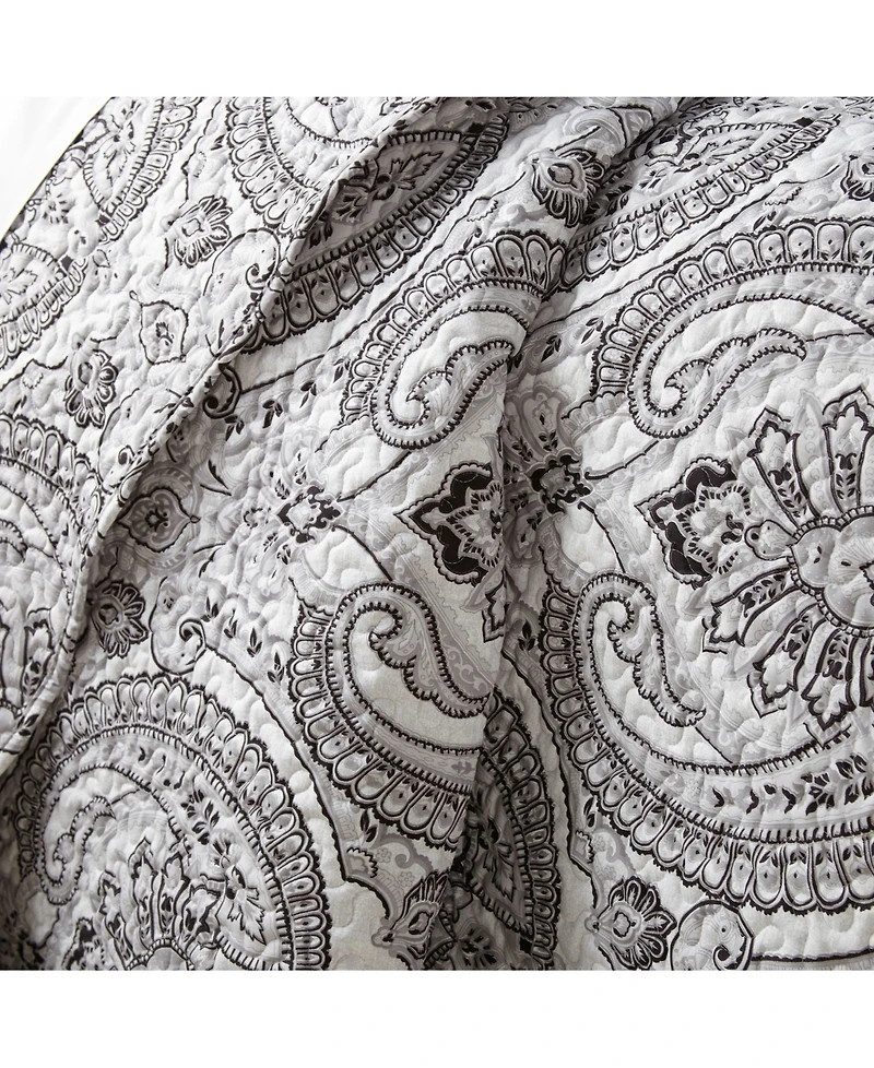 Southshore Fine Linens Classic Paisley 3-Pc. Quilt Set