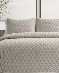 Closeout! Vera Wang Diamond Velvet Reversible 3 Piece Quilt Set