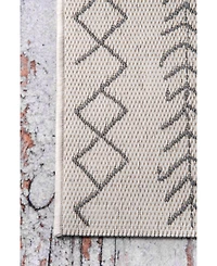 nuLoom Serna OWDN23A Ivory 5'3" x 7'6" Outdoor Area Rug