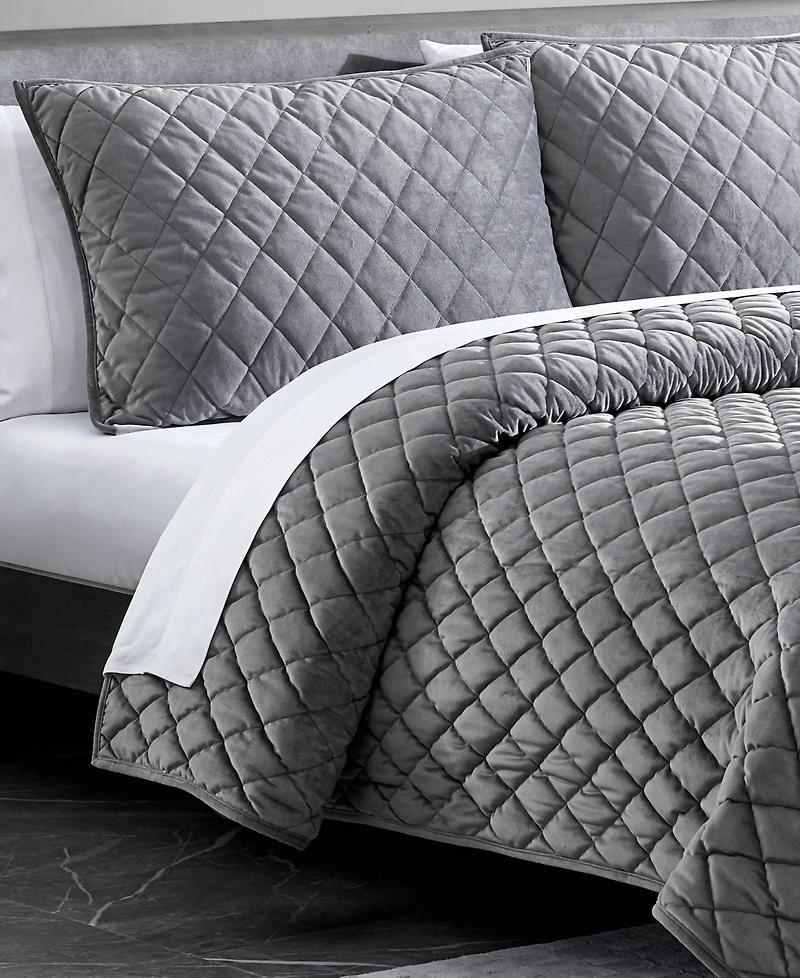 Vera Wang Diamond Velvet 3 Piece Quilt Set