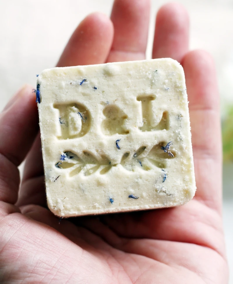 Dot & Lil White Tea & Ginger Milk Bath Cube, 3.5 oz.