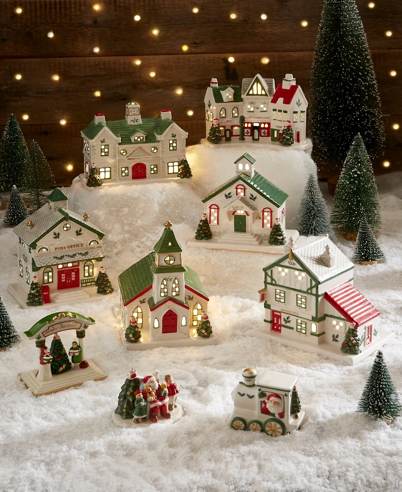 Christmas Tree Figural Light Up Station