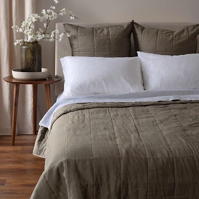 French Linen Box Stitch Quilt - Full/Queen