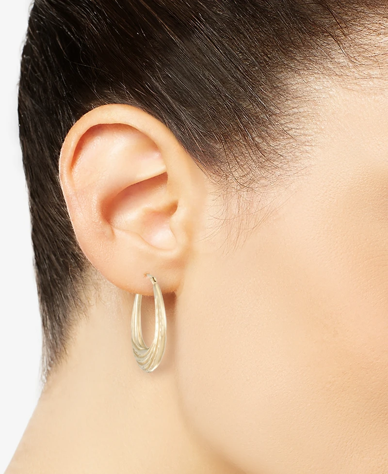 Textured Graduated Oval Hoop Earrings in 14k Gold, 3/4"