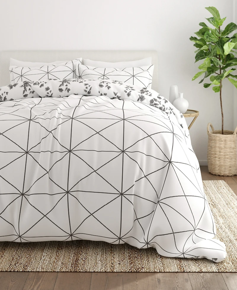 ienjoy Home Ultra Soft Edgy Flowers 3-Pc. Reversible Duvet Cover Set, King/California King