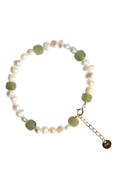 seree Isabelle — Pearl and green jade bracelet