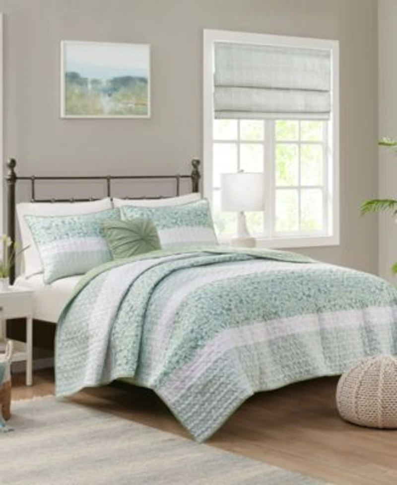 Madison Park Caralie Seersucker 4 Piece Quilt Sets
