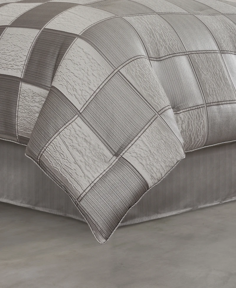 J Queen New York Brando 4 Piece Comforter Set, Queen