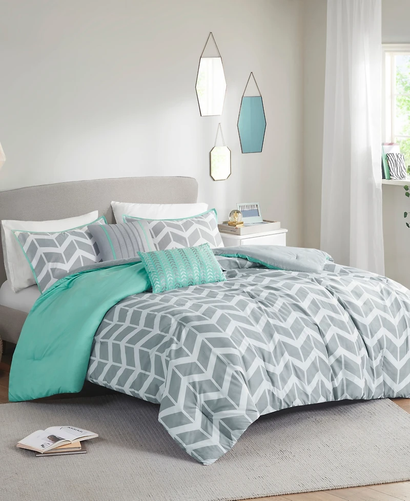 Intelligent Design Nadia Reversible 5-Pc. Comforter Set, Full/Queen