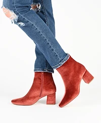 Journee Collection Women's Hazara Wide Width Velvet Block Heel Dress Booties
