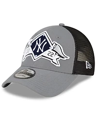 Men's New Era Gray New York Yankees 2022 Division Series Winner Locker Room 9FORTY Snapback Hat