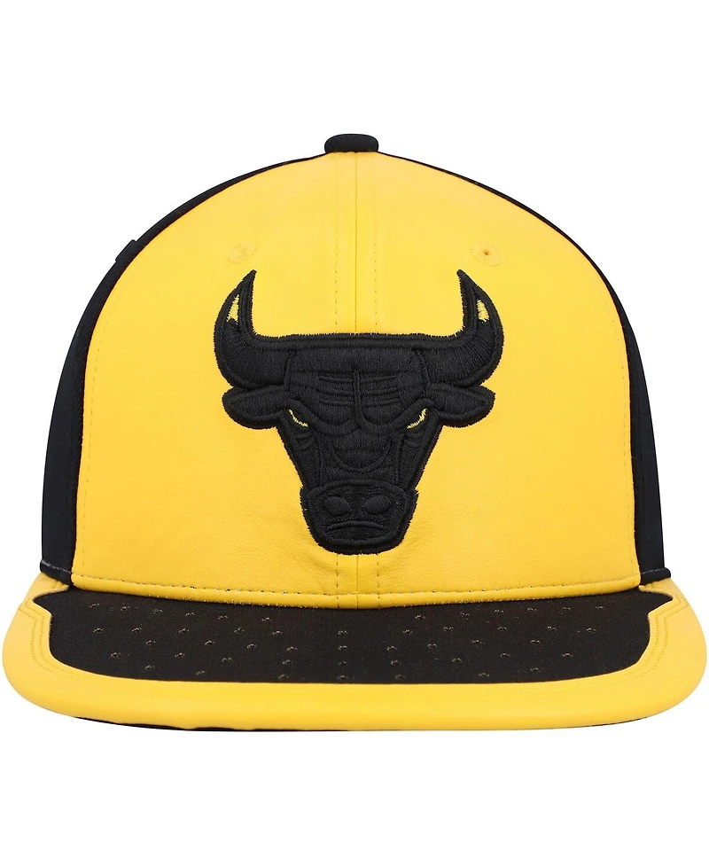 Men's Mitchell & Ness Yellow, Black Chicago Bulls Day One Snapback Hat