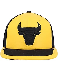 Men's Mitchell & Ness Yellow, Black Chicago Bulls Day One Snapback Hat