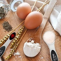 Premium Stainless Steel Magnetic Measuring Spoons, 8 Piece Set with Leveler