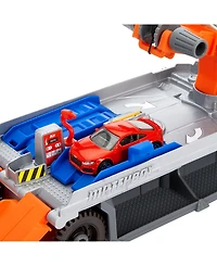 Matchbox Action Driver Tow & Repair Truck with 1:64 Scale Car
