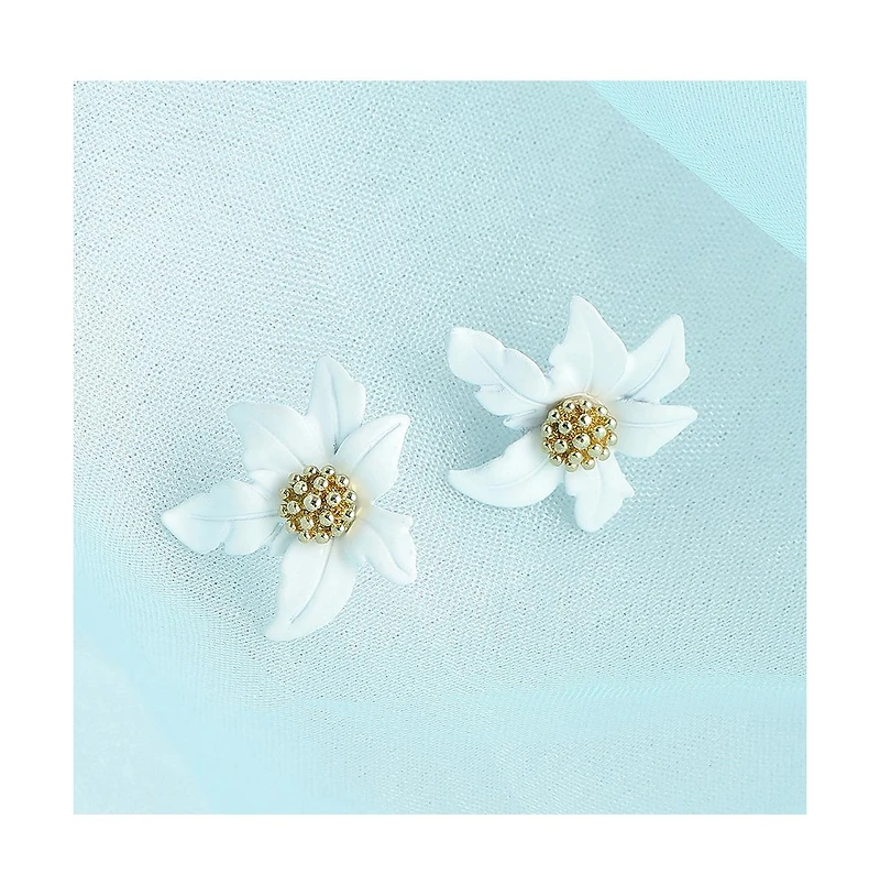 Sohi Women's Green Wild Flower Stud Earrings