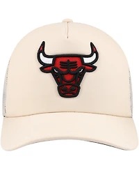 Mitchell & Ness Men's Cream Chicago Bulls Trucker Adjustable Hat