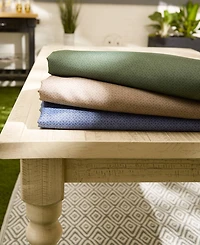 Design Imports Lattice Print Outdoor Tablecloth with Zipper 60 Round